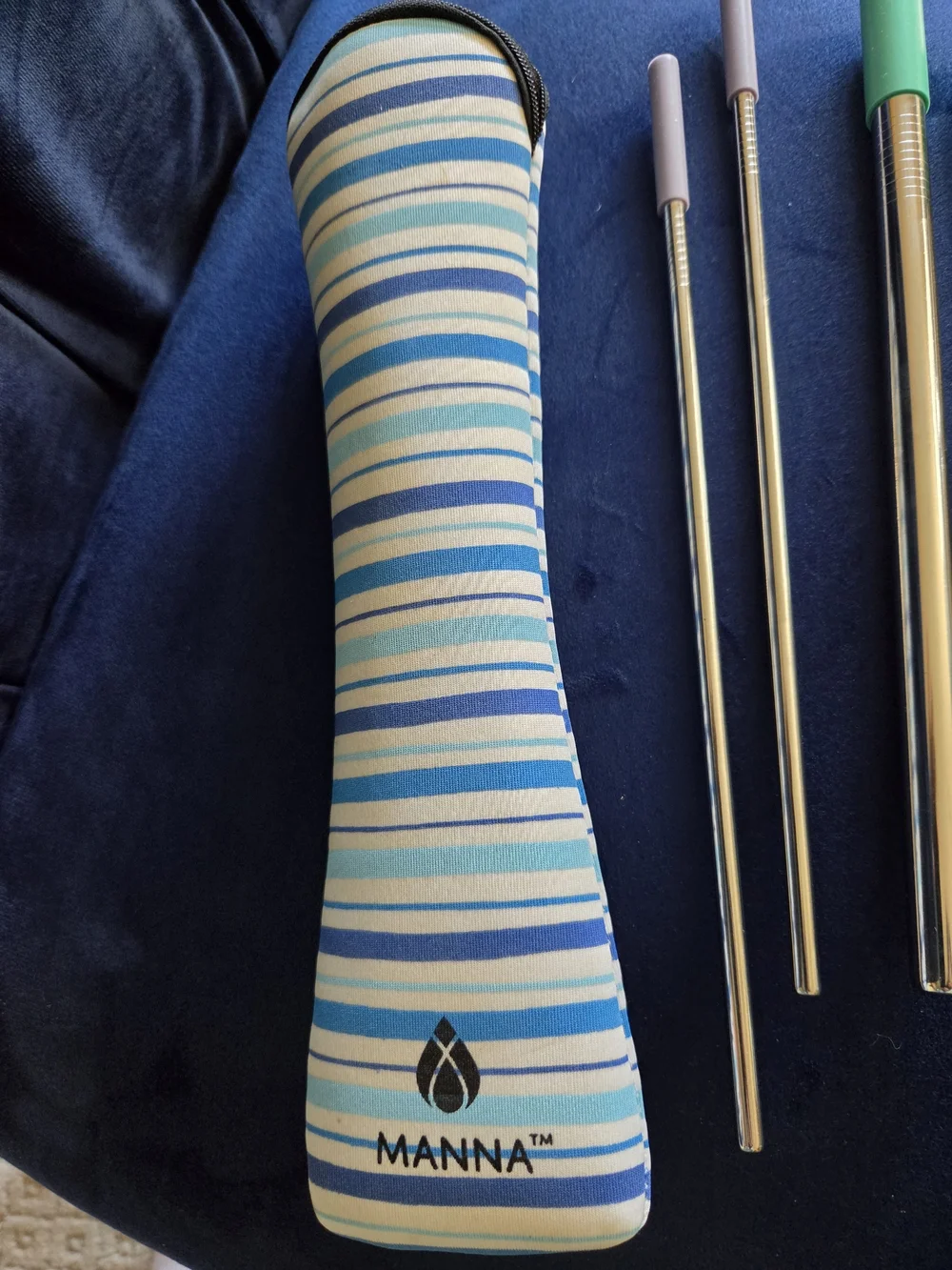 New, Manna Stainless Steel 10 Straw Kit with Striped Neoprene Pouch